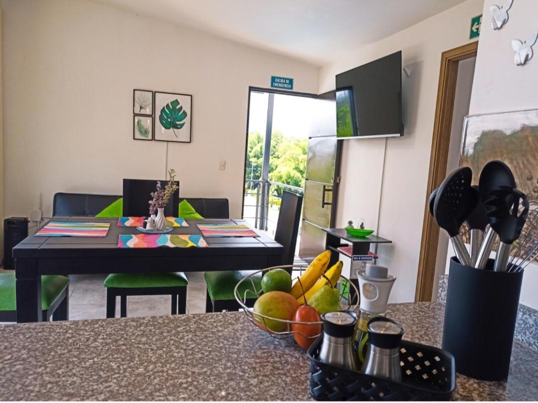 Eje Cafetero - Hermosa Vista A Piscinas